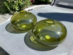 Twee olijfgroene glazen vazen - 20 x 11,8 cm - als nieuw, Ophalen, Overige kleuren, Nieuw, Glas