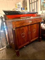 Empire, 2 deuren commode, bronzen monturen en marmer blad., Antiek en Kunst, Antiek | Meubels | Kasten, Ophalen of Verzenden