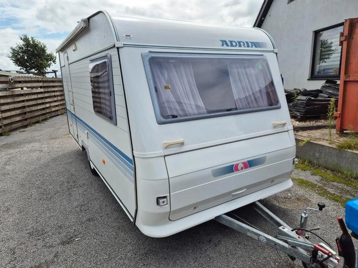 Adria Altea 430 PH Fiamma zakluifel vast bed,Middenzit, Caravans en Kamperen, Caravans, Bedrijf, tot en met 4, 750 - 1000 kg, Standaardzit