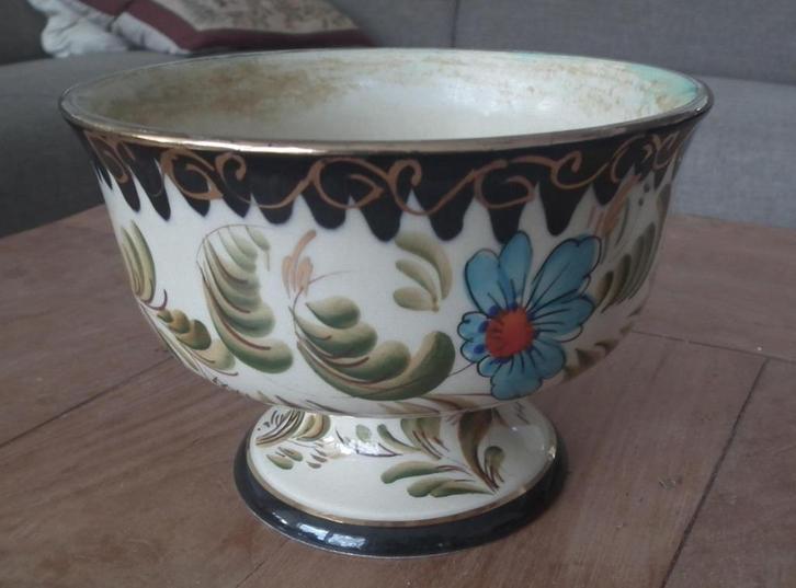 oude vintage schaal op voet van Belgische makelij (H.Bequet), Antiek en Kunst, Antiek | Keramiek en Aardewerk, Ophalen of Verzenden
