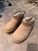 UGGS Platform Sand Maat 37, Kleding | Dames, Ophalen, Zo goed als nieuw, Beige, Lage of Enkellaarzen