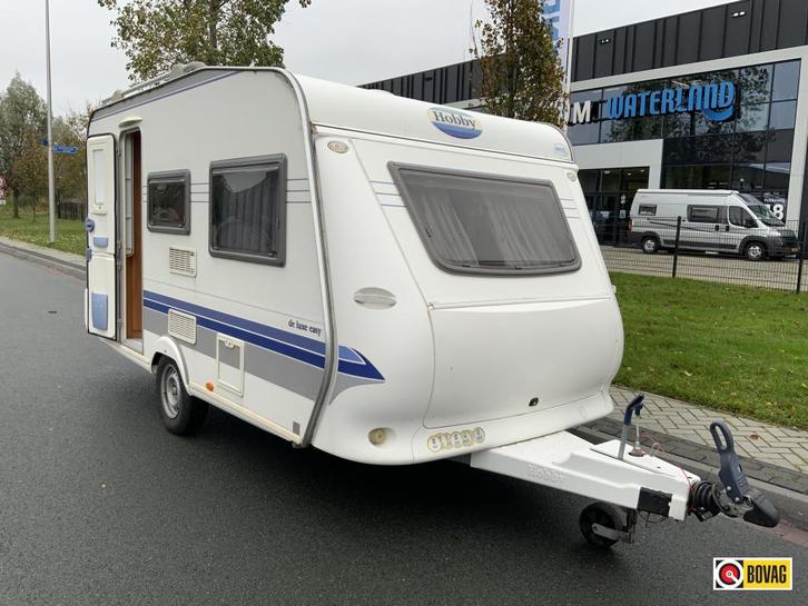 Hobby De Luxe 400 SB, Caravans en Kamperen, Caravans, Bedrijf, tot en met 4, 750 - 1000 kg, Treinzit, Hobby, Overige typen, Gascomfoor