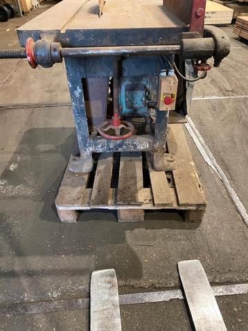 Antieke Zaagmachine | Decoratie | Tafelonderstel beschikbaar voor biedingen