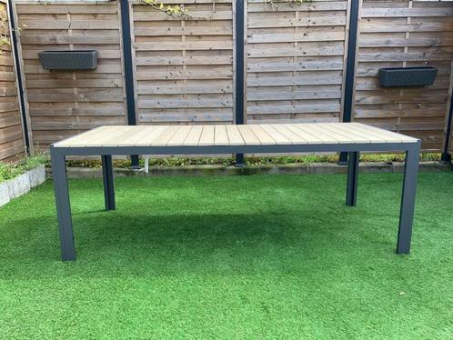 Tuintafel 220 x 100 cm. Polywood / Aluminium Kleur: Sand, Tuin en Terras, Tuintafels, Nieuw, Rechthoekig, Aluminium, Ophalen