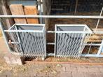 Te koop: 2 gegalvaniseerde hooiruifjes., Dieren en Toebehoren, Ophalen