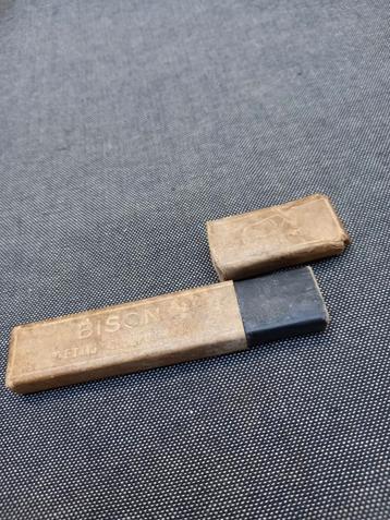 Vintage scheermesdoosje jaren '50. beschikbaar voor biedingen