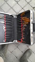 Gereedschapskist met diverse gereedschappen, Doe-het-zelf en Verbouw, Gereedschap | Handgereedschap, Ophalen, Gebruikt