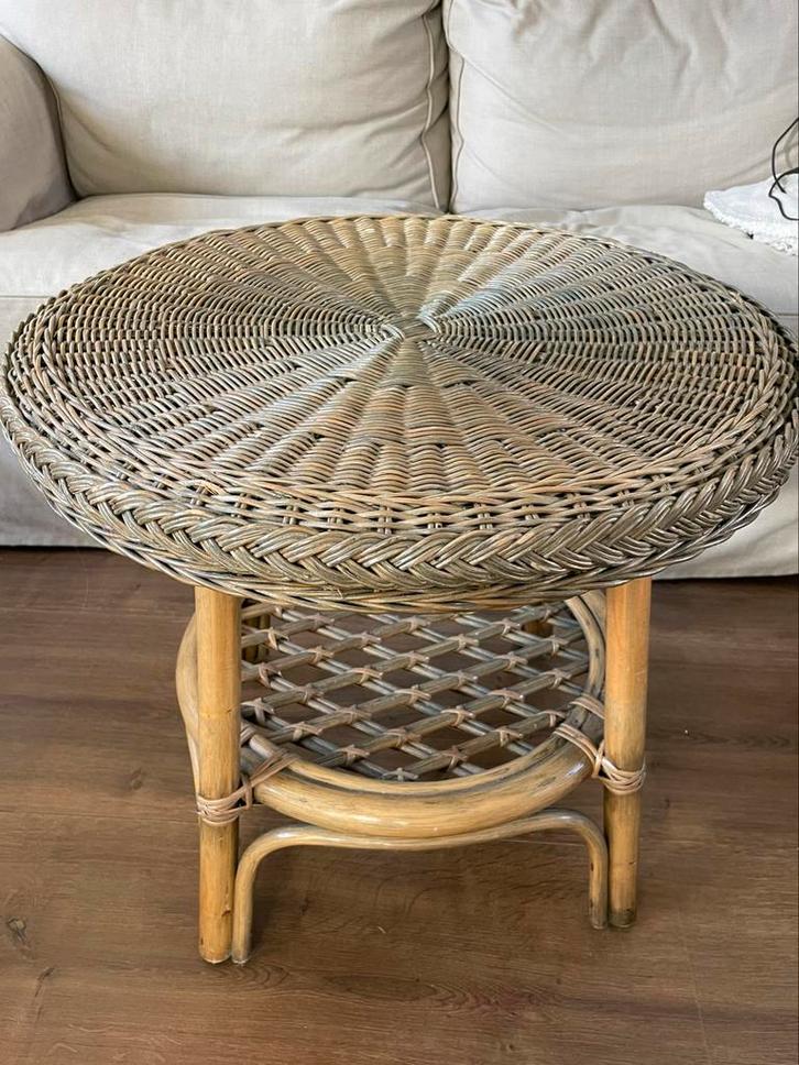 Rotan bijzettafeltje, Huis en Inrichting, Tafels | Bijzettafels, Gebruikt, Rond, Minder dan 45 cm, Minder dan 55 cm, Hout, Ophalen