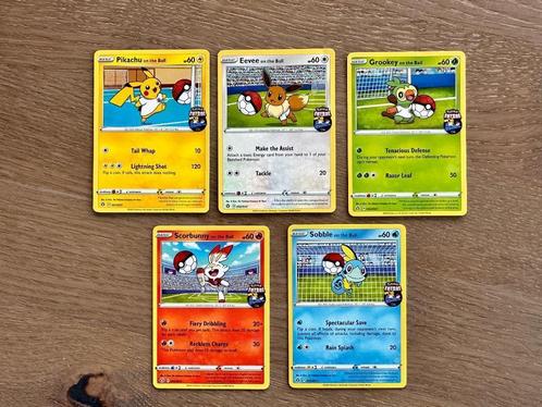 Pokemon Futsal complete set 5 cards "on the ball", Hobby en Vrije tijd, Verzamelkaartspellen | Pokémon, Zo goed als nieuw, Meerdere kaarten