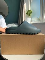 Yeezy slide slate marine 42, Kleding | Heren, Ophalen of Verzenden, Nieuw
