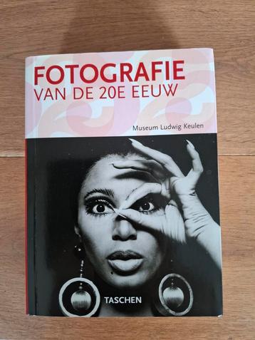 Fotografie van de 20e eeuw zgan beschikbaar voor biedingen