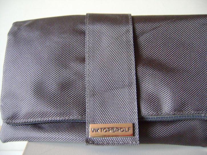 Nieuw reisdocumententasje KLM by Victor&Rolf, Verzamelen, Luchtvaart en Vliegtuigspotten, Nieuw, Overige typen, Ophalen of Verzenden