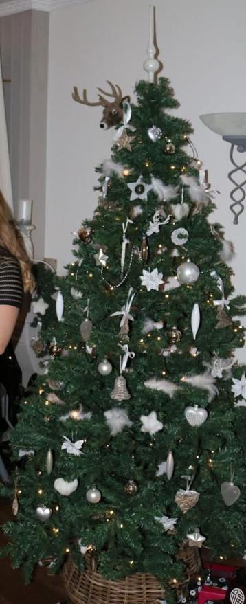 Mooie kunstkerstboom 1.80m hoog beschikbaar voor biedingen