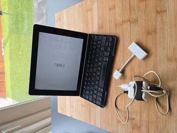 Nette ipad2 32gb met logiteck toetsenbord beschikbaar voor biedingen