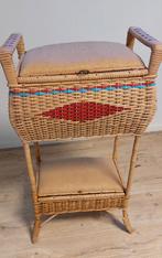 Vintage rieten dubbele staande naaimand, Ophalen, Gebruikt