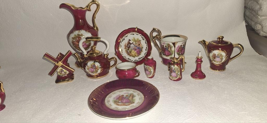 Goudeville Limoges France Miniatuur figuren, Ophalen