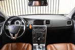 Volvo V60 1.6 T4 Momentum 161dkm Trekhaak Leer Automaat 180p, Parkeersensor, Gebruikt, 4 cilinders, Zwart