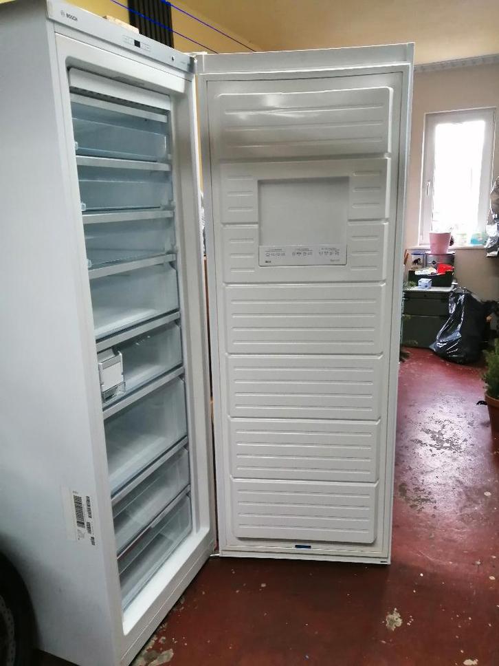 VRIESKAST MET LADEN merk BOSCH, Witgoed en Apparatuur, Vriezers en Diepvrieskisten, Gebruikt, Vrijstaand, Vrieskast, 160 cm of meer