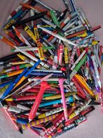 Bijna 100 pennen balpennen., Verzamelen, Gebruikt, Balpen, Ophalen of Verzenden, Toppoint of Bic