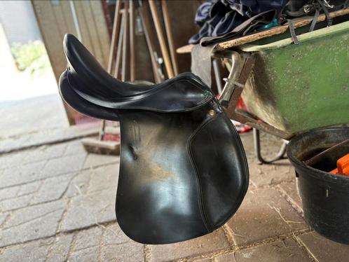 Prestige roma veelzijdigheid zadel 17 incn, Dieren en Toebehoren, Paarden en Pony's | Zadels, Zo goed als nieuw, Springen, Ophalen of Verzenden