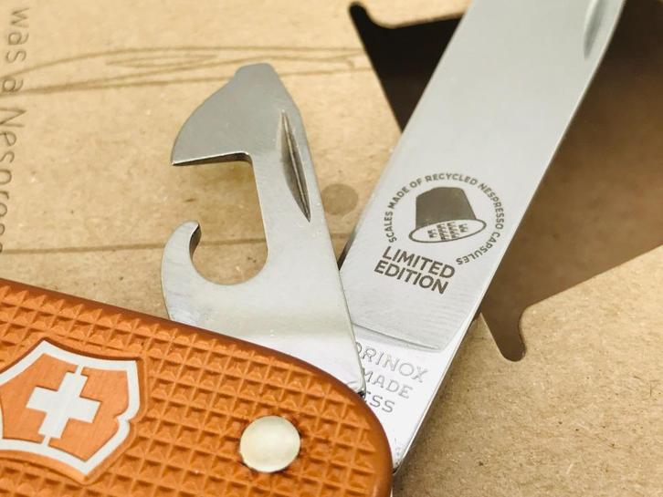Victorinox Pioneer NESPRESSO LIVANTO Burnt Orange 2017 Limit, Caravans en Kamperen, Kampeergereedschap, Nieuw, Verzenden