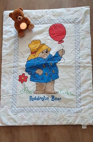 Boxkleed beertje paddington +nachtlampje en pluche kubus. beschikbaar voor biedingen