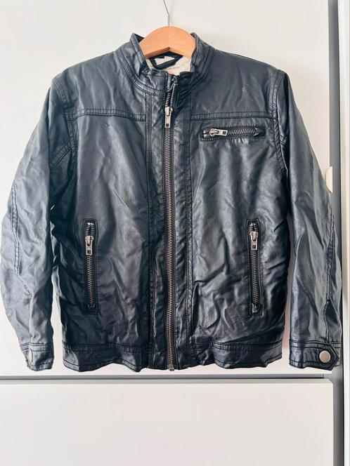 Lederlook Jasje H&M Maat 122 / 6-7 Jaar Zwart, Kinderen en Baby's, Kinderkleding | Maat 122, Gebruikt, Jongen of Meisje, Jas, Ophalen of Verzenden