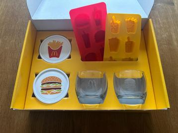 Geschenkset coctail/drinkset McDonald’s beschikbaar voor biedingen