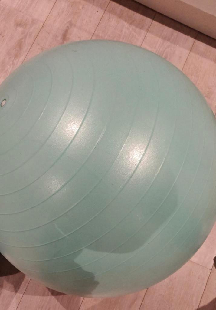 Fitnessbal / Yoga bal Lichtblauw met Pomp, Sport en Fitness, Yoga en Pilates, Zo goed als nieuw, Yoga-accessoire, Ophalen of Verzenden