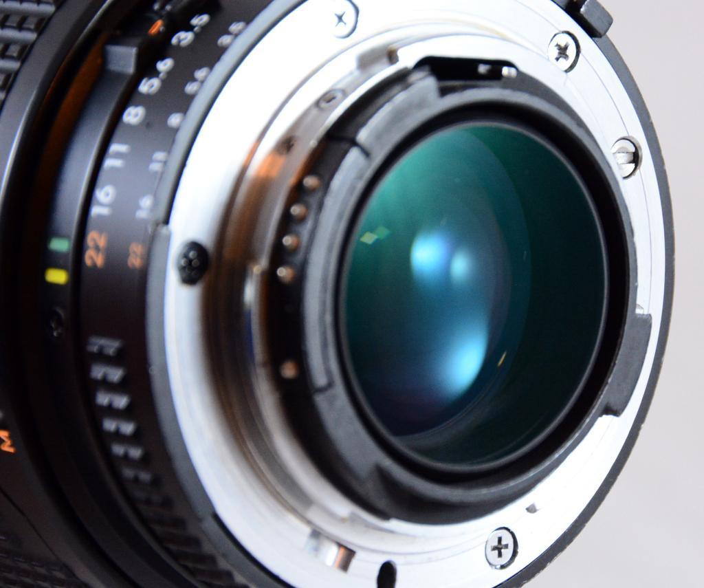 ≥ Nikon F-801s met AF Nikkor 28-85mm/3.5-4.5 MOOIE VINTAGE SET