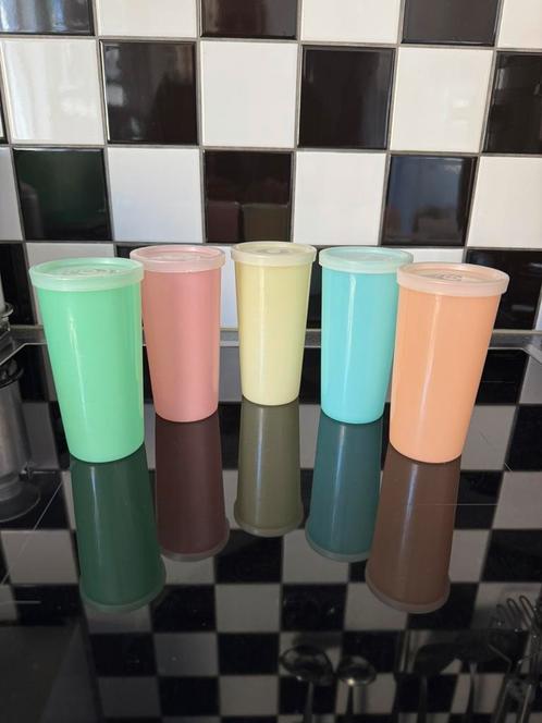 Set van 5 pastel bekers met deksel van Tupperware vintage, Huis en Inrichting, Keuken | Tupperware, Zo goed als nieuw, Beker of Kan