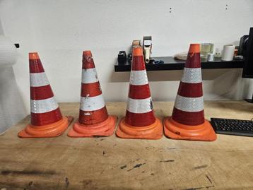 Verkeerspylon Verkeerskegel Verkeerspion - Gebruikt 4 stuks beschikbaar voor biedingen