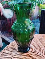 Vintage groen glazen vaas periode 1970, Huis en Inrichting, Woonaccessoires | Vazen, Ophalen of Verzenden, Minder dan 50 cm, Groen