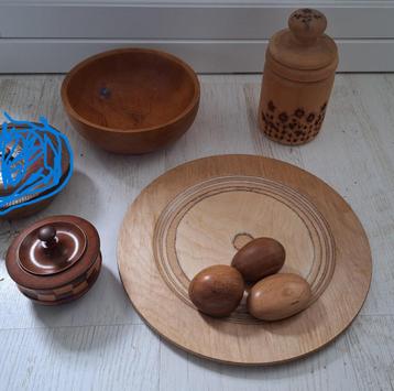 Houten woonaccessoires beschikbaar voor biedingen