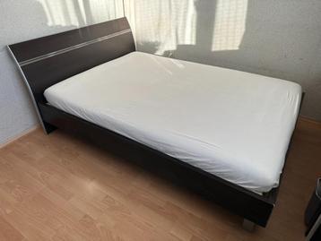 2 persoons bed 200x140 met 2 bossflex lattenbodem 400 vl beschikbaar voor biedingen
