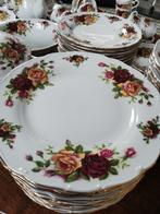14 pers Eet- en koffie servies met prachtig rozen decor