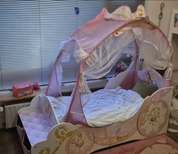 Disney Prinsessen Peuterbed + Matras, Kinderen en Baby's, Kinderkamer | Bedden, Gebruikt, Minder dan 140 cm, 70 tot 85 cm, Matras