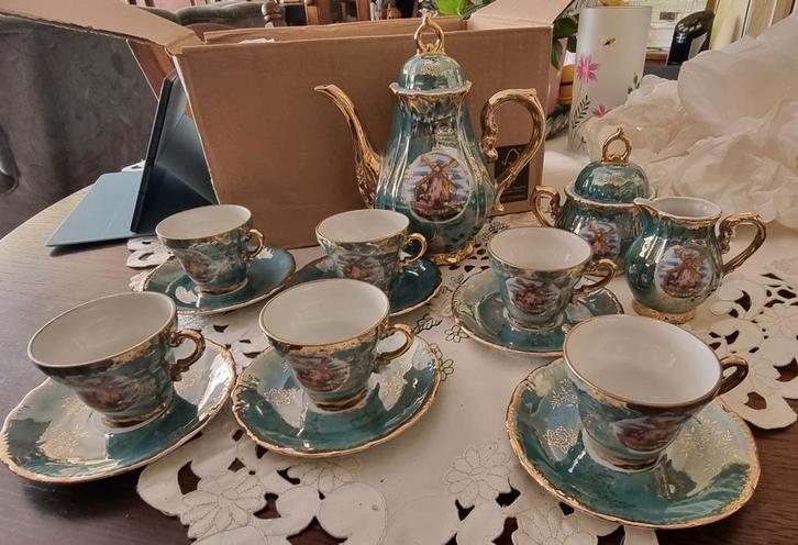 Antieke. Groene servies kop en schotels met molen, Antiek en Kunst, Antiek | Servies compleet, Ophalen of Verzenden
