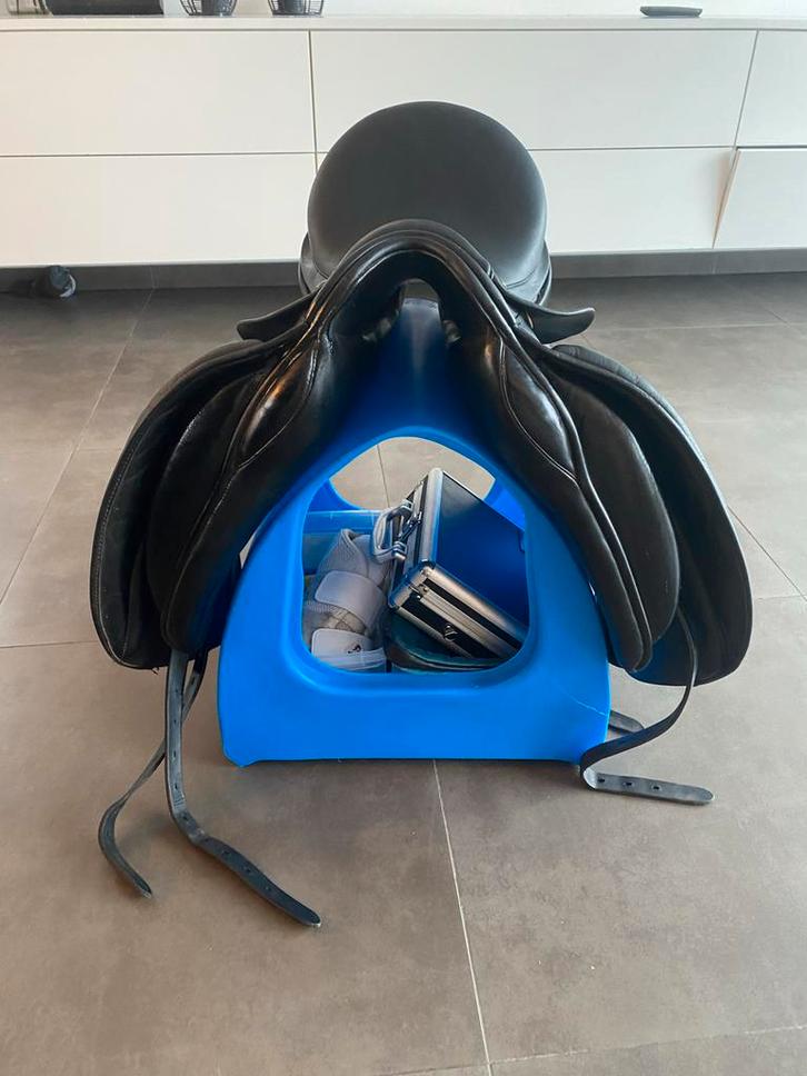 Hulsebos WB3 dressuurzadel – 18″ – M / Medium, Dieren en Toebehoren, Paarden en Pony's | Zadels, Dressuur, Ophalen of Verzenden