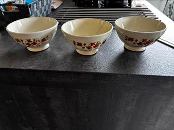 Vintage franse koffiemokken uit de jaren 30 beschikbaar voor biedingen
