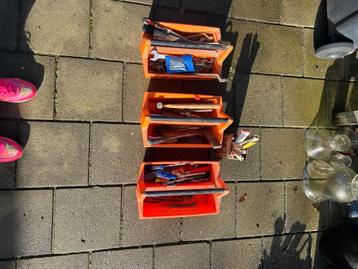 Divers gereedschap  beschikbaar voor biedingen