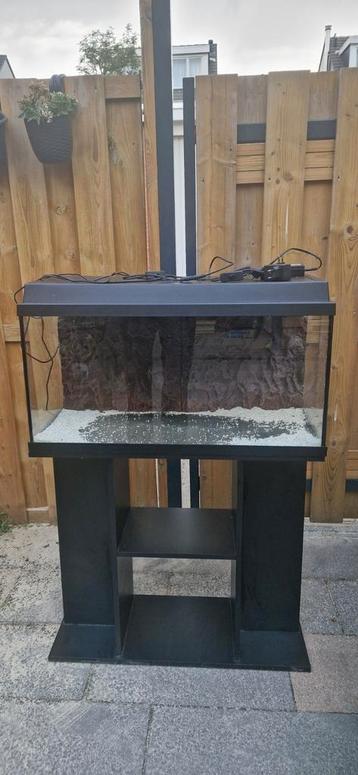 Juwel aquarium aangeboden beschikbaar voor biedingen