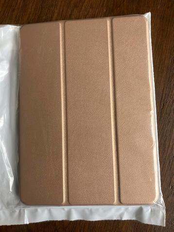 tablet hoesje (brons kleurig) beschikbaar voor biedingen