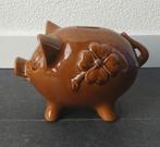 Seventies vintage spaarvarken groot bruin klaver 4 keramiek, Verzamelen, Spaarpotten, Ophalen of Verzenden, Gebruikt, Steen, Aardewerk of Keramiek
