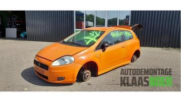 Voorbumper van een Fiat Punto Grande (551/A) beschikbaar voor biedingen