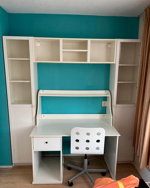 Bureau wit en bureaustoel, Huis en Inrichting, Bureaus, Gebruikt, Ophalen