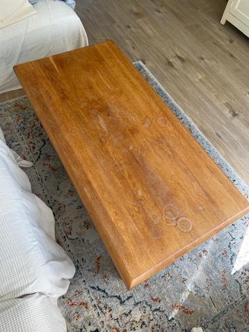 Wood coffee table + free rug + free tablecloth