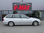 BMW Touring 520i 2.2 Lifestyle Edit Dak Xenon Stoelvw ½Leer, Auto's, BMW, Achterwielaandrijving, Gebruikt, Zwart, Leder en Stof