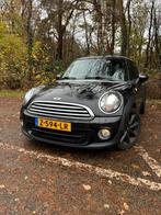 Mini cooper full black limited edition!, Voorwielaandrijving, 74 pk, Zwart, 4 stoelen