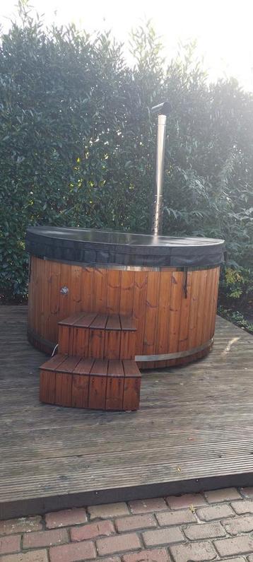Luxtub (luxe hottub)  beschikbaar voor biedingen